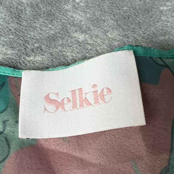 NWOT Selkie Wrap Top Blouse Champagne Mod Print Size 4 - Picture 5 of 12